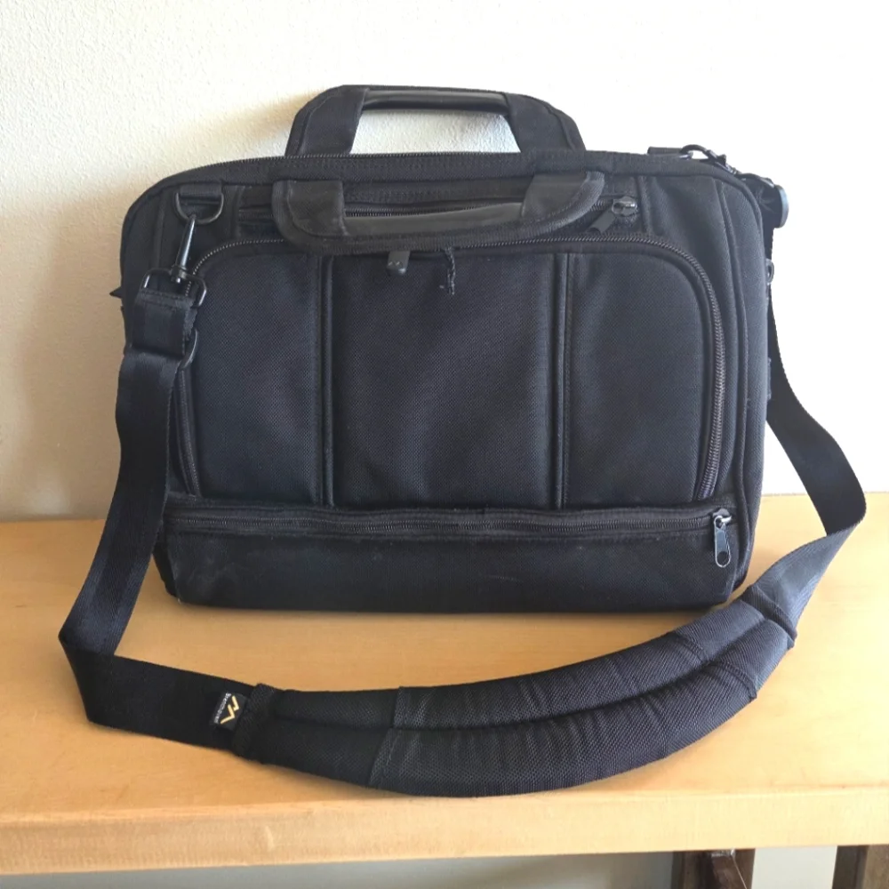 Brenthaven Classic Ballistic Nylon Business Laptop Bag, Black